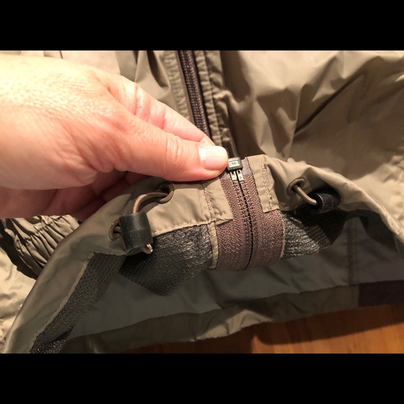 Two tone Columbia titanium nylon jacket size xxl - Picture 9 of 11